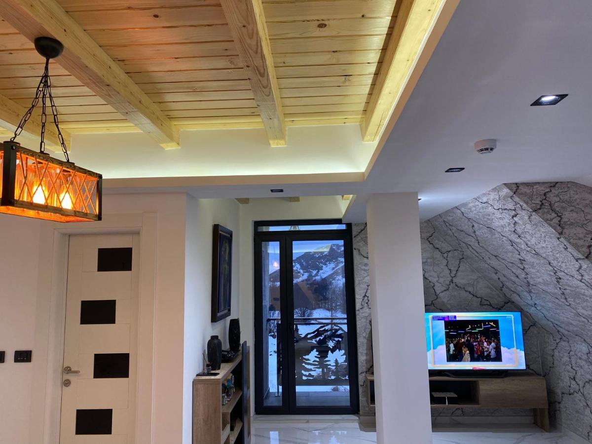 Ana - Kopaonik, Treska * 科帕奥尼克